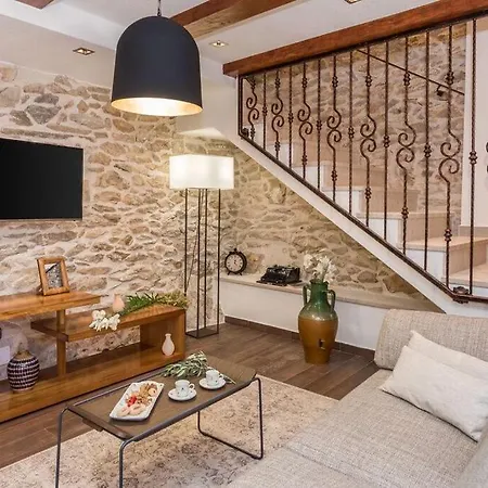 Hirundo Rustica Villa *