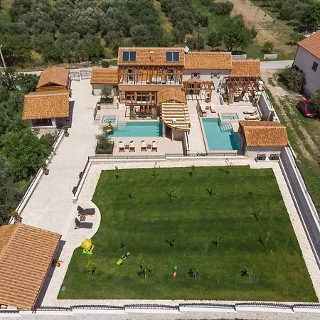 Hirundo Rustica Villa Skradin