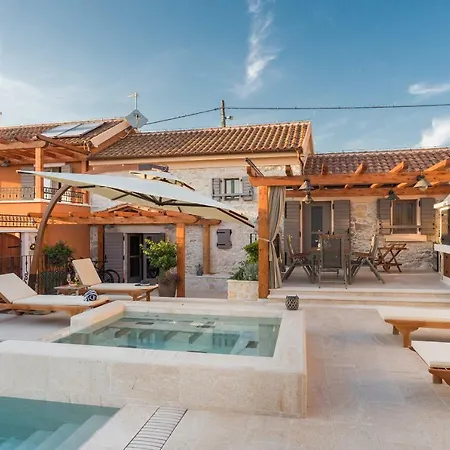 Hirundo Rustica * Skradin