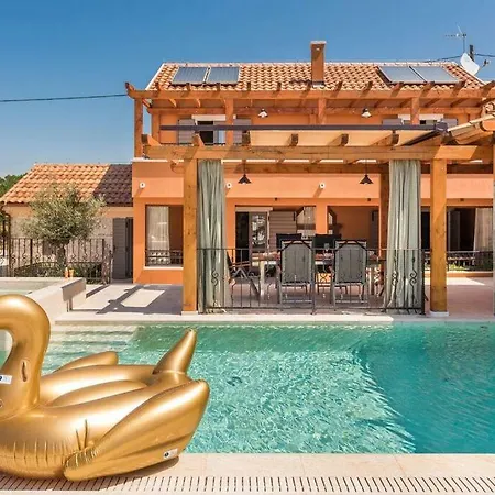 Hirundo Rustica Villa Skradin