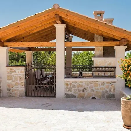 Hirundo Rustica * Skradin