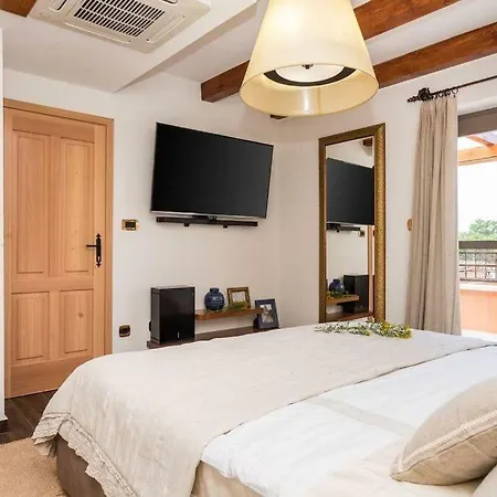 Hirundo Rustica Villa