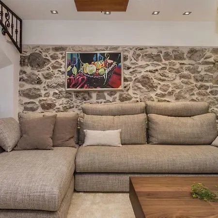 Hirundo Rustica Villa