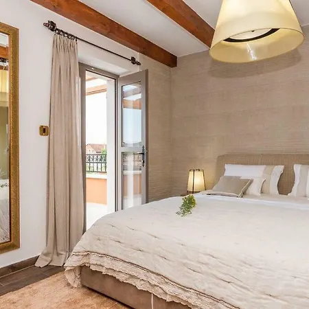 Hirundo Rustica Villa