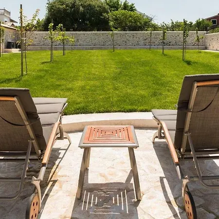 Hirundo Rustica Villa