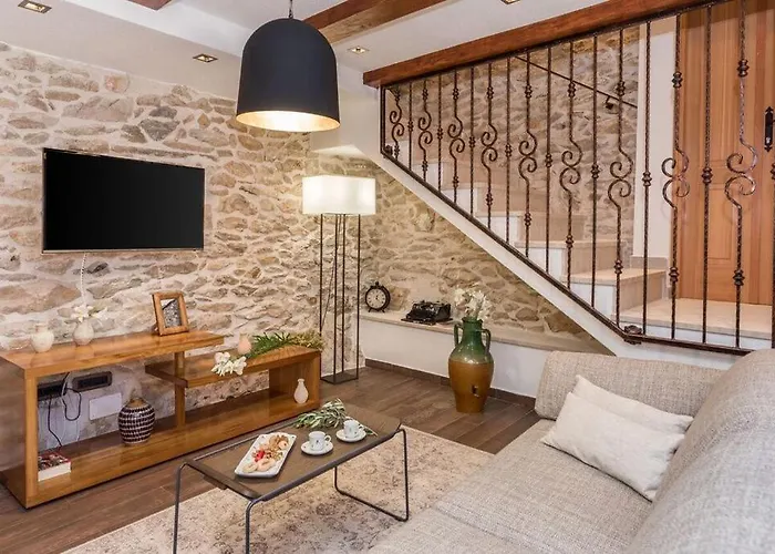 Hirundo Rustica וילה *