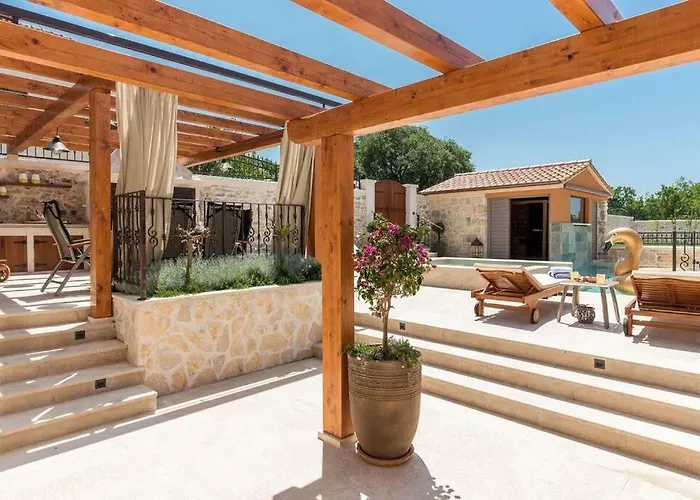 Hirundo Rustica וילה