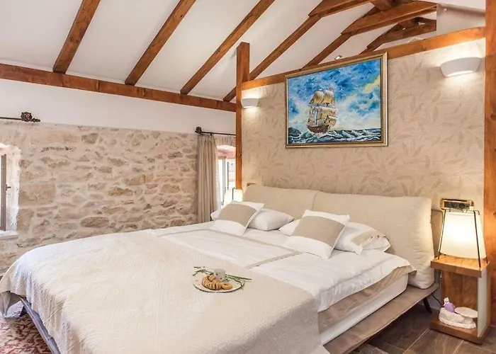 Hirundo Rustica וילה