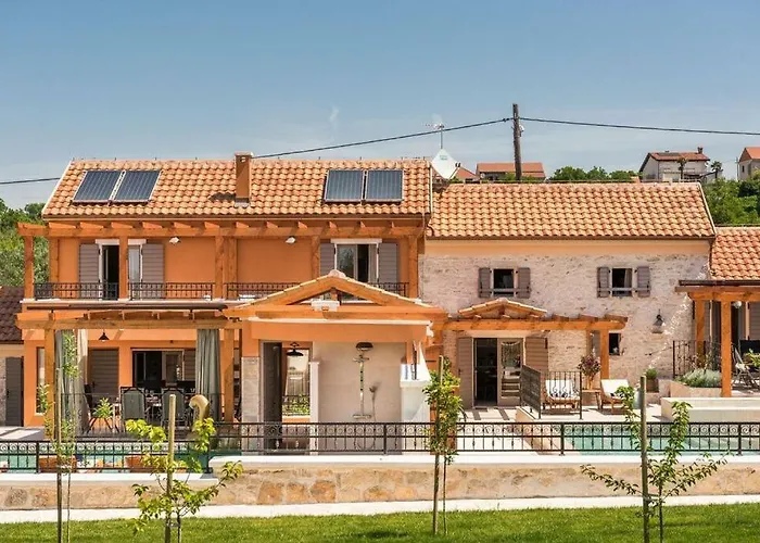 וילה Hirundo Rustica