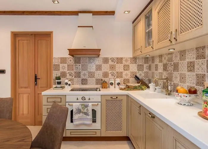 Hirundo Rustica וילה סקארדין