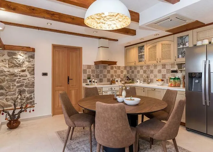 וילה Hirundo Rustica *