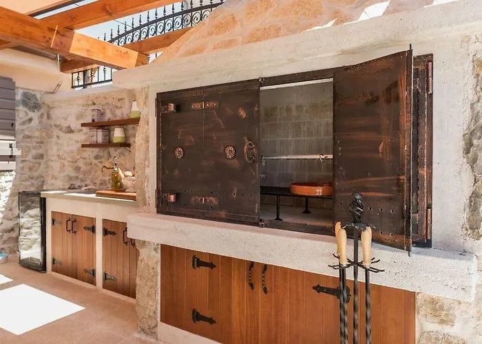 Hirundo Rustica סקארדין