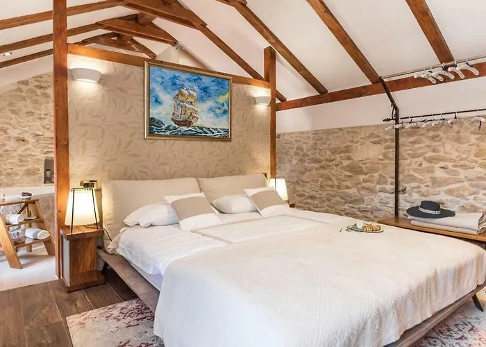 Hirundo Rustica סקארדין